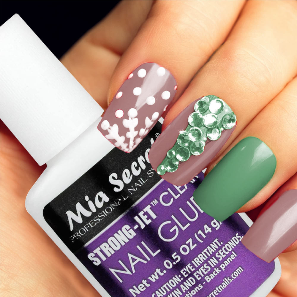 Strong hold on artificial nails after application with Mia Secret Strong-Jet.