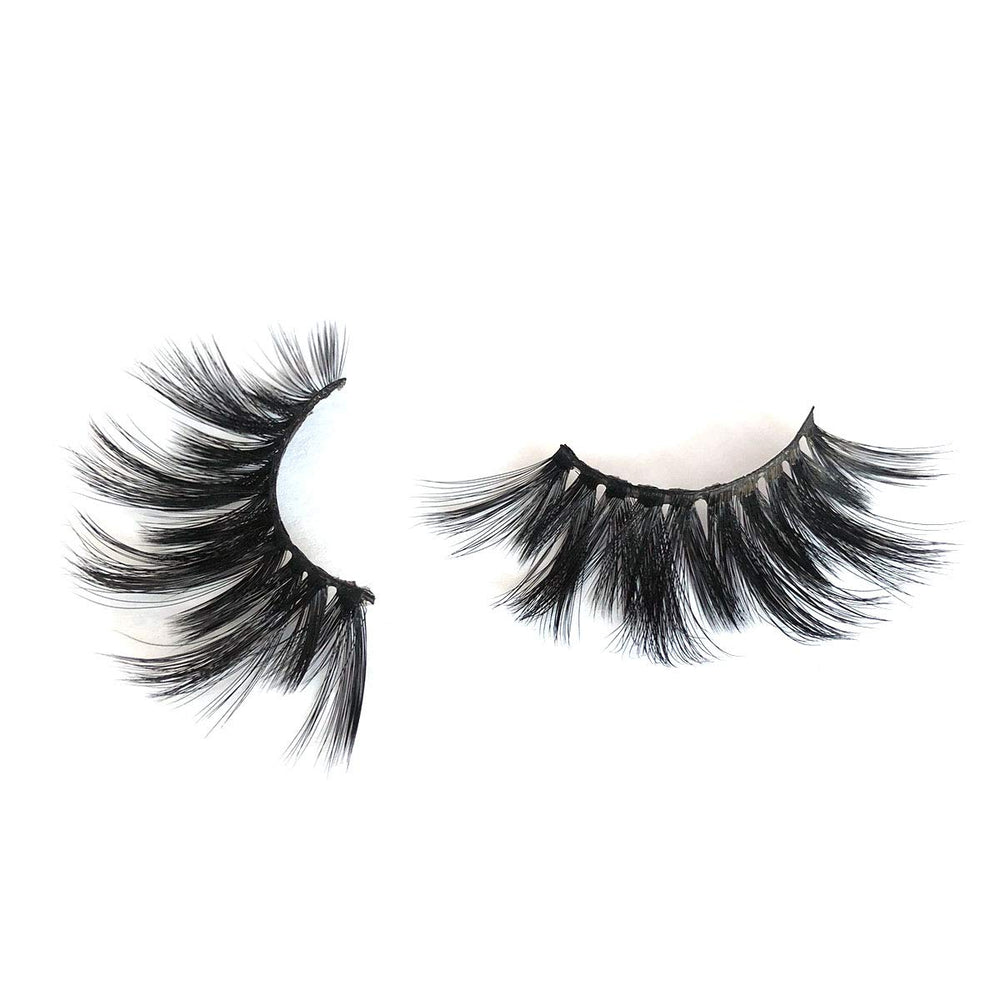 Mikiwi lashes pair with liner and eye makeup for a confident finish.