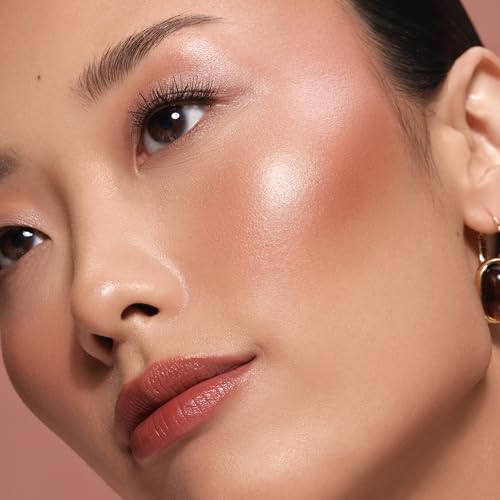 Milani Baked Highlighter talc-free formula for comfortable wear.