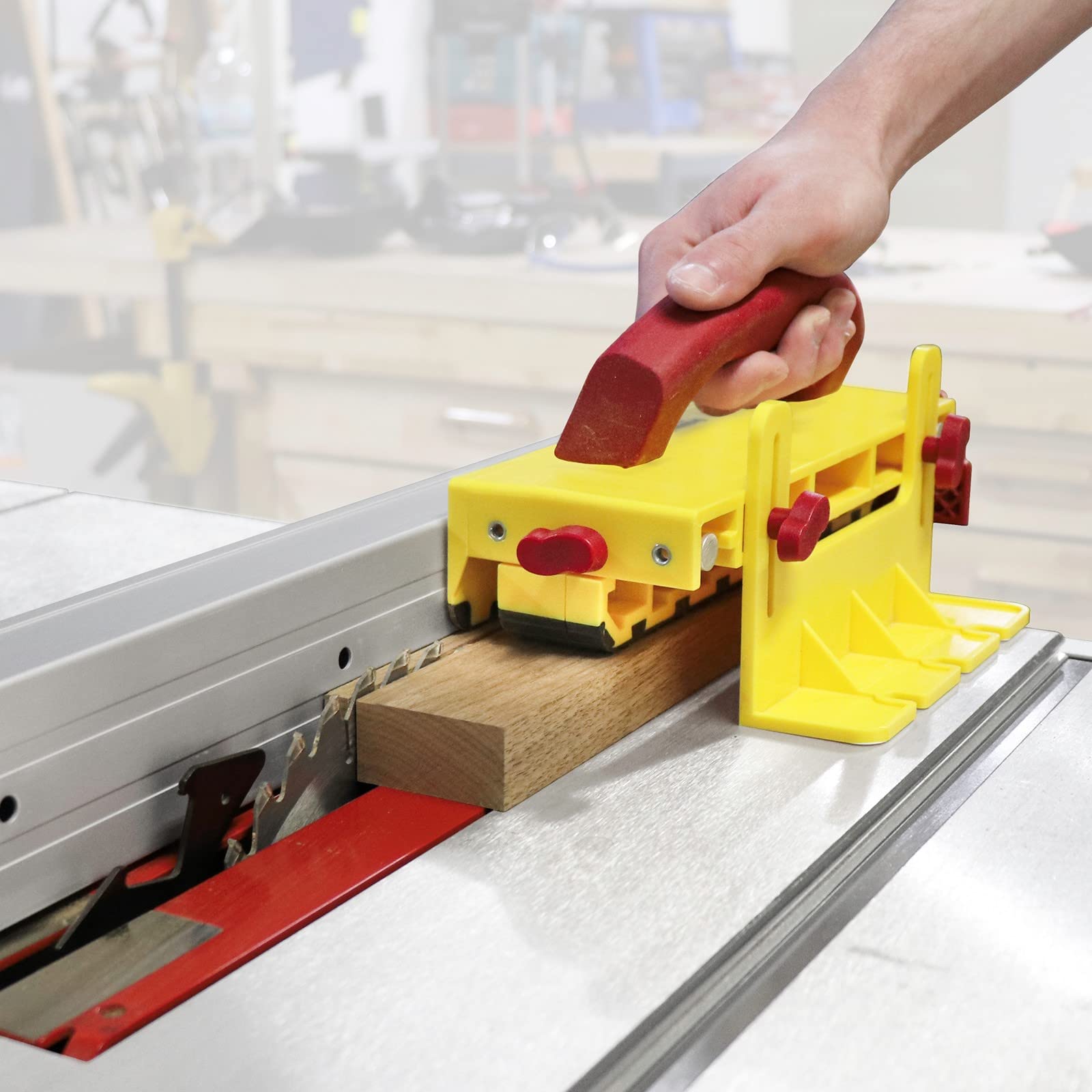 Milescraft GrabberPRO delivers accurate 1/8 inch rips for finer work