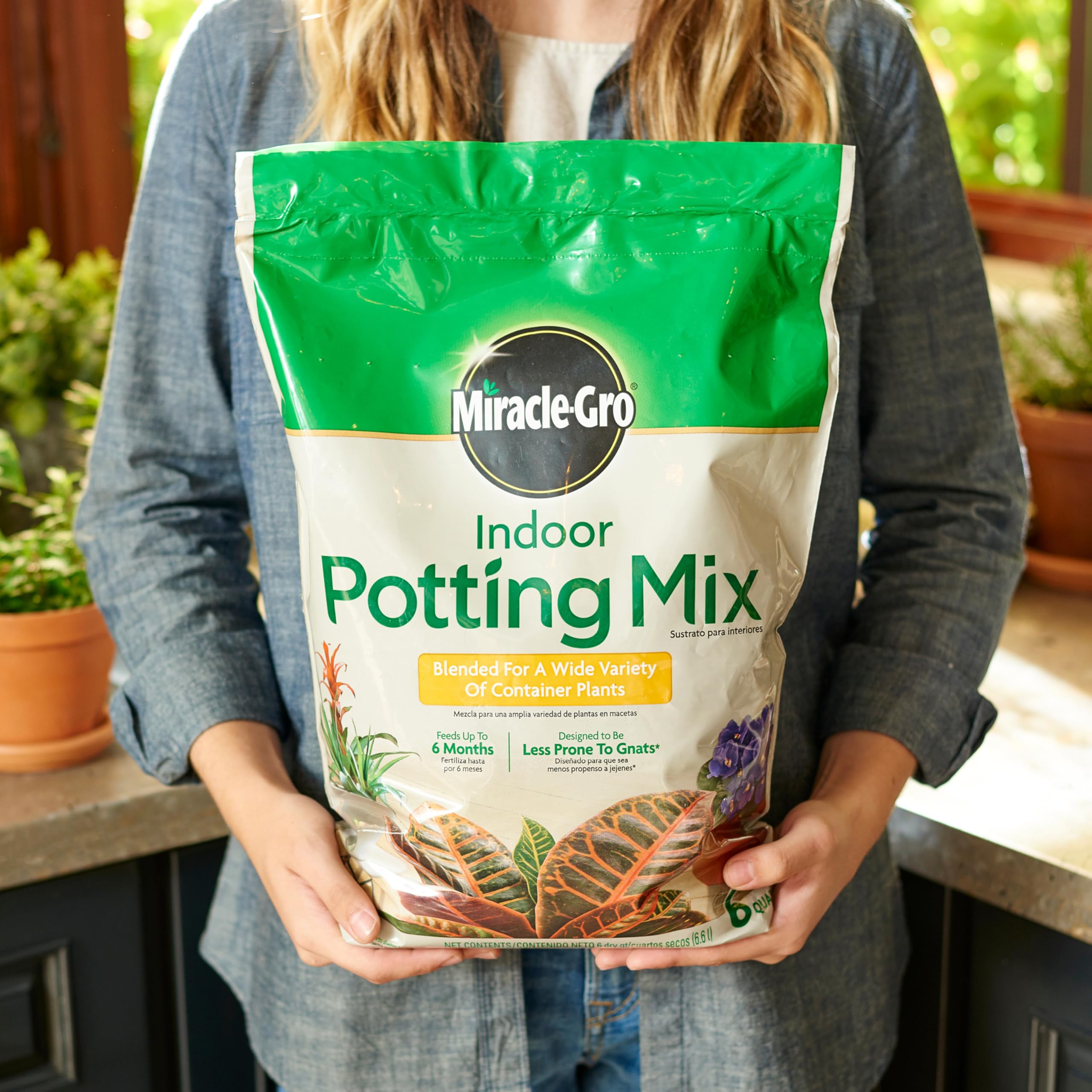 Miracle-Gro packaging variation note captures portable shelf-ready formats