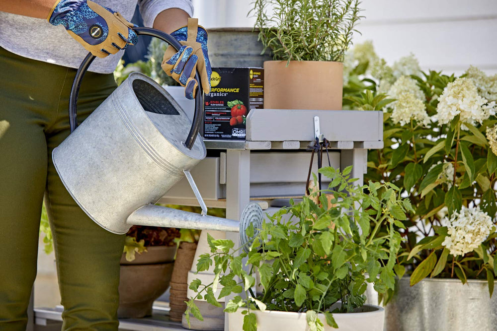 Miracle-Gro Performance Organics Edibles covers up to 265 sq ft in feeders.