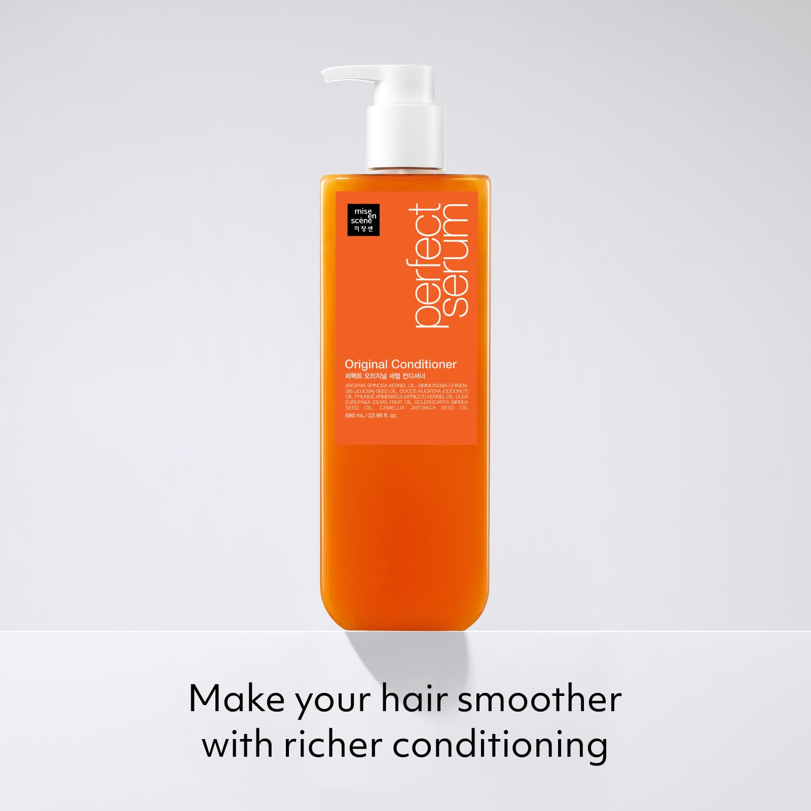 Close-up of argan oil and jojoba blend in Mise En Scene conditioner.