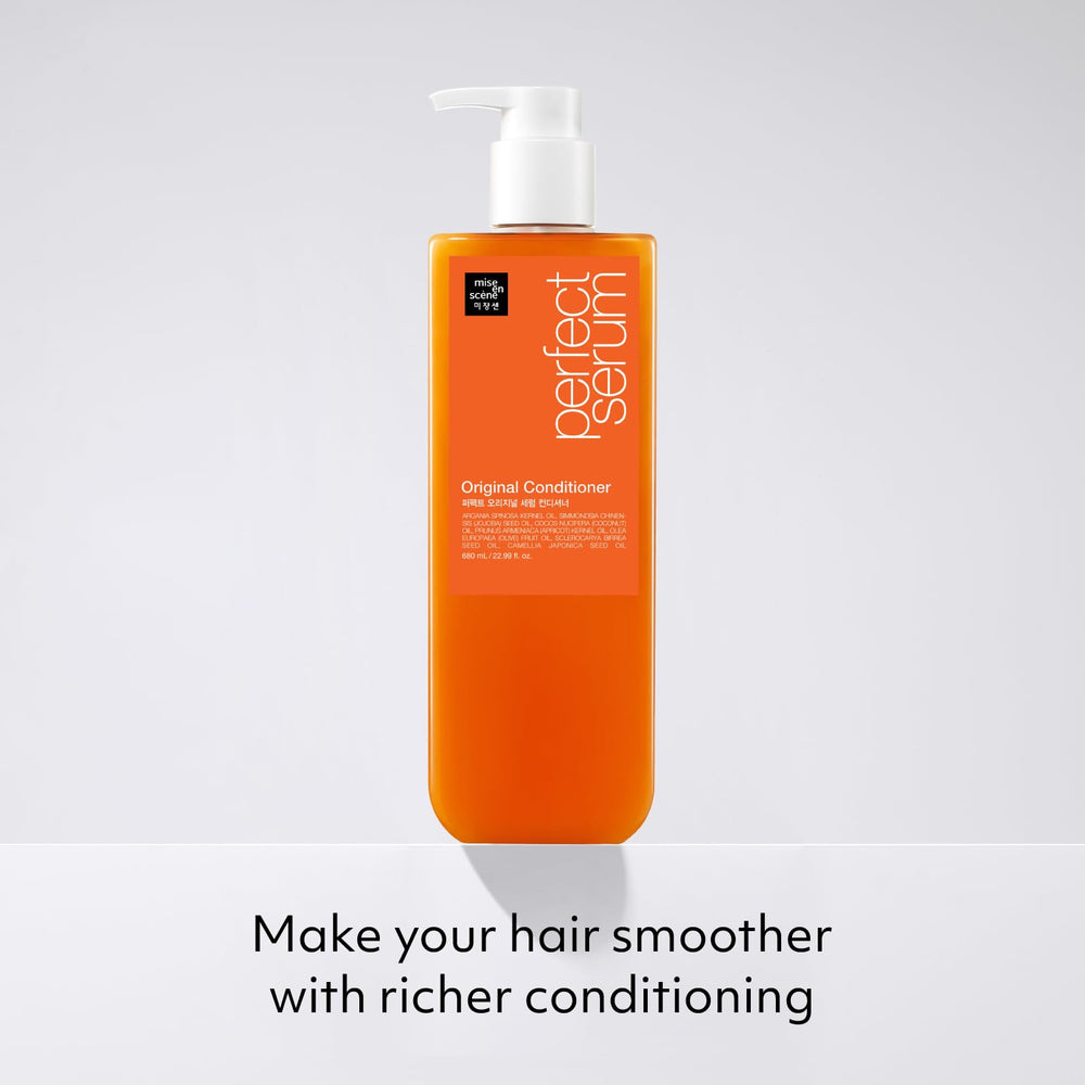 Close-up of argan oil and jojoba blend in Mise En Scene conditioner.