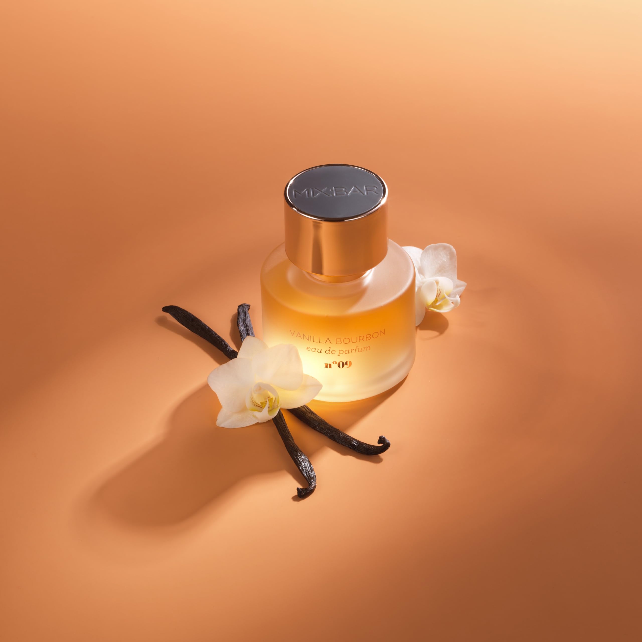 MIX:BAR Vanilla Bourbon display invites layering with other scents.