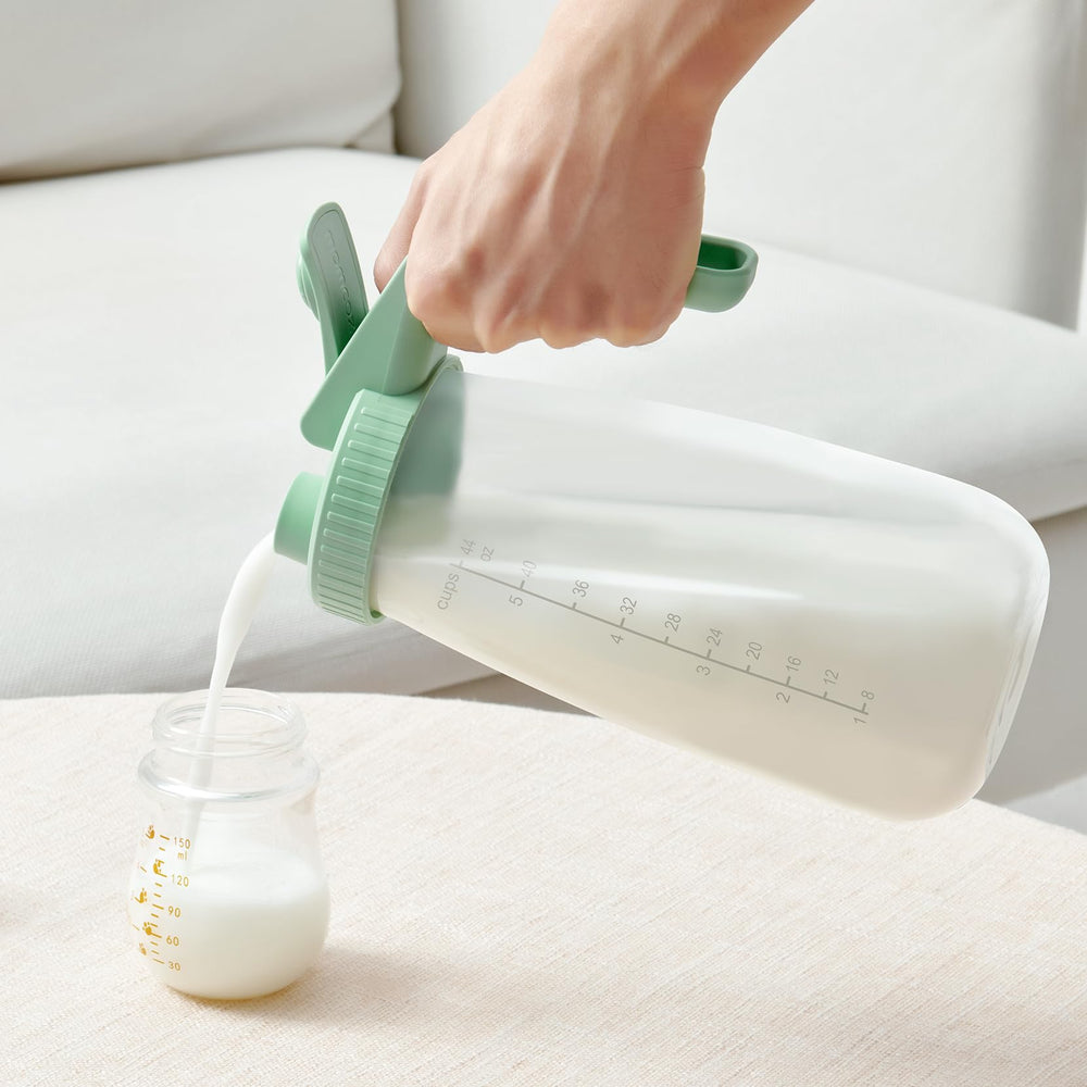 Momcozy Glass Breast Milk Pitcher borosilicate glass for daily use