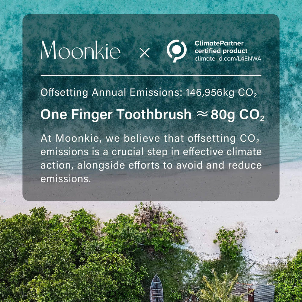 Moonkie packaging highlights BPA-free silicone safety and dishwasher compatibility.