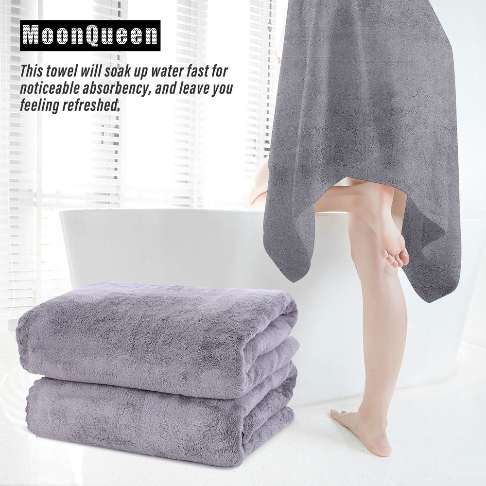 MOONQUEEN towel ideal for gym or beach sessions.