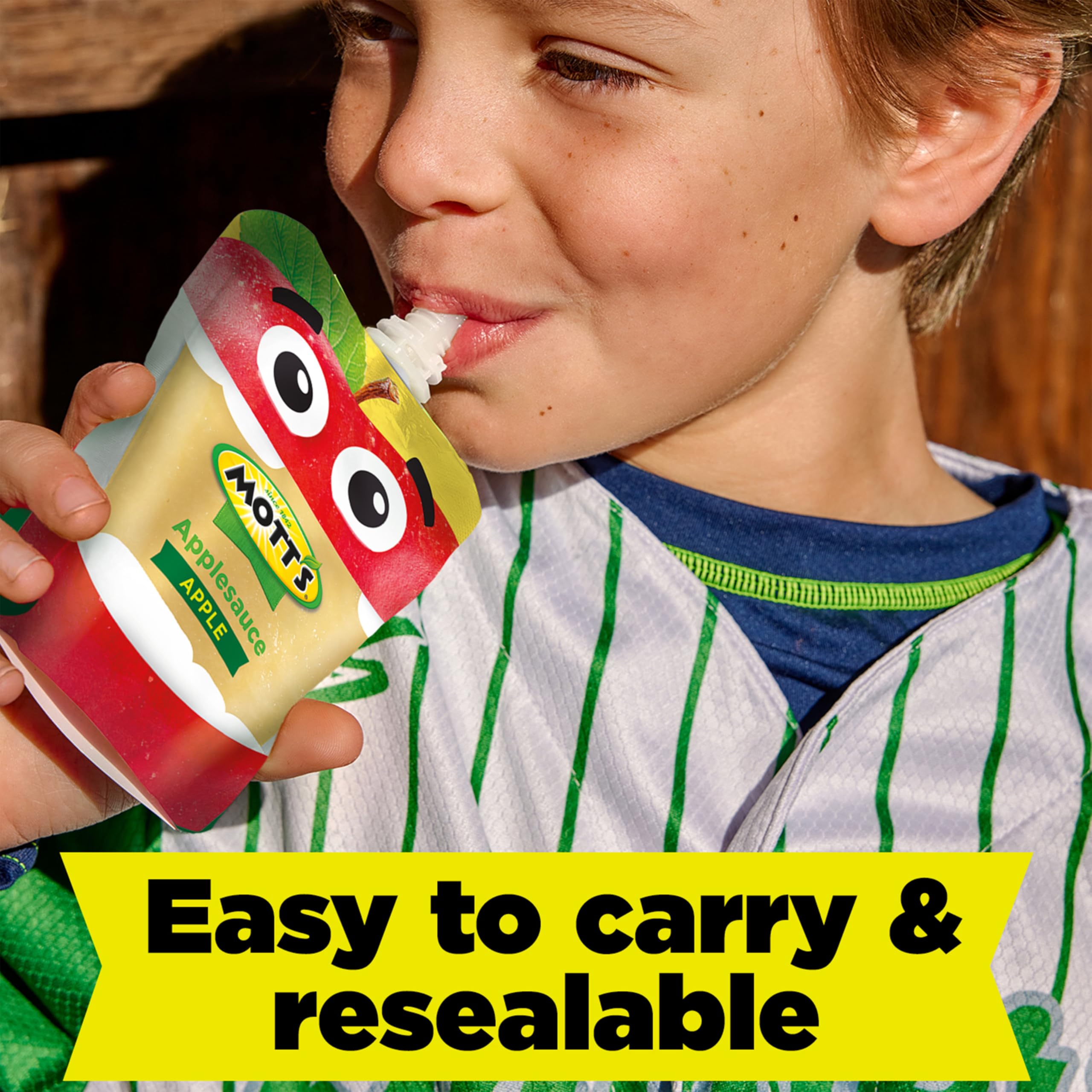 Mott's family-friendly snack time with vitamin C boost.