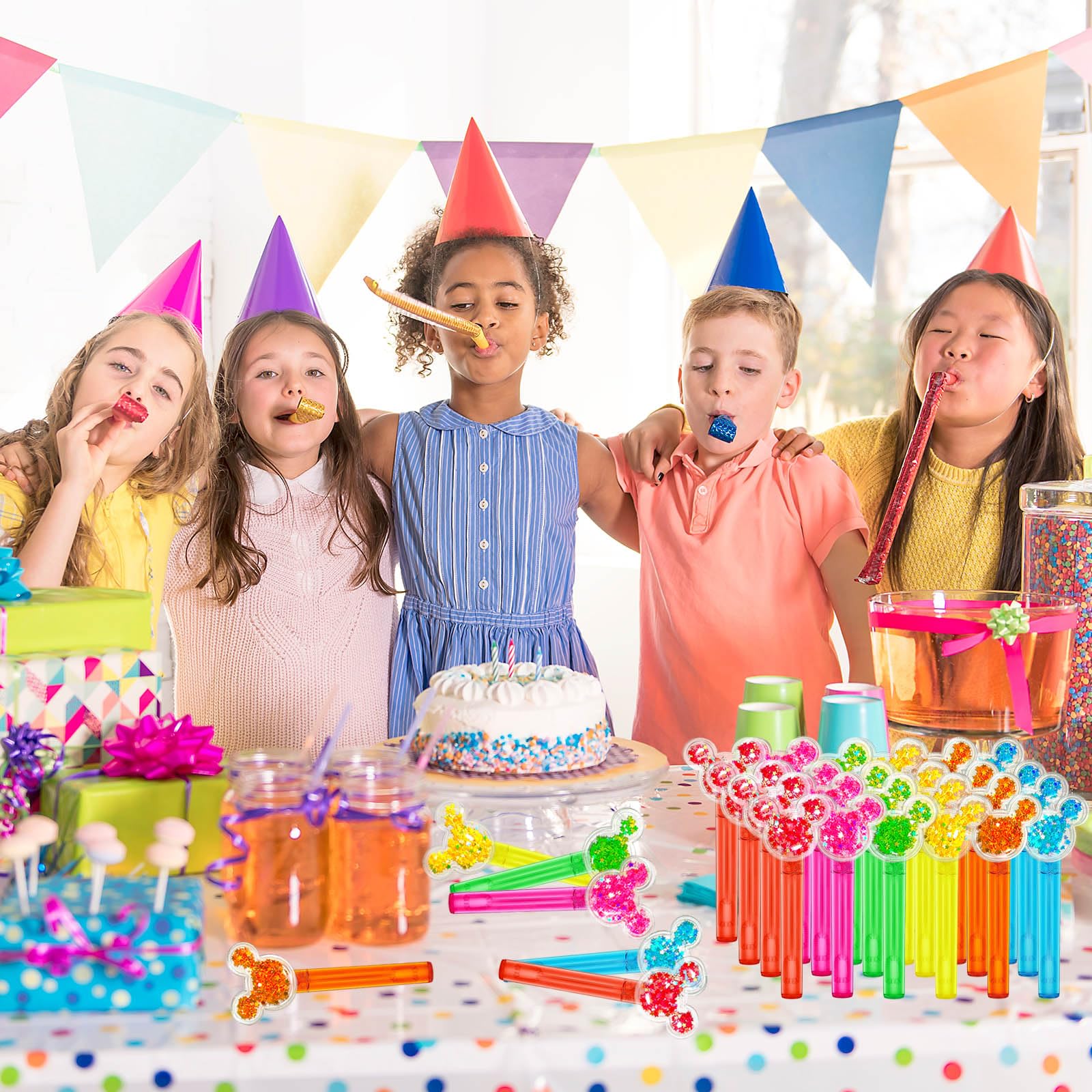 Mouse Party Favors bubble liquid is safe and skin-friendly for kids' play.
