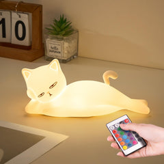 Mubarek Lying Flat Cat Lamp in 16 colors for playful mood lighting