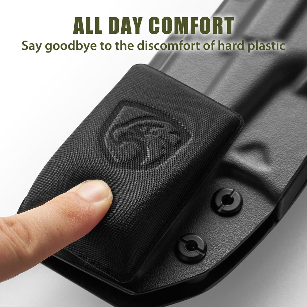 Munalo wedge kit demonstrates improved concealment under everyday attire.