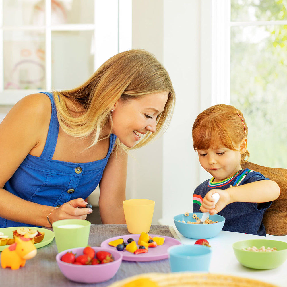 Munchkin 16pc set bowls: sturdy bowls for easy scooping at meals.