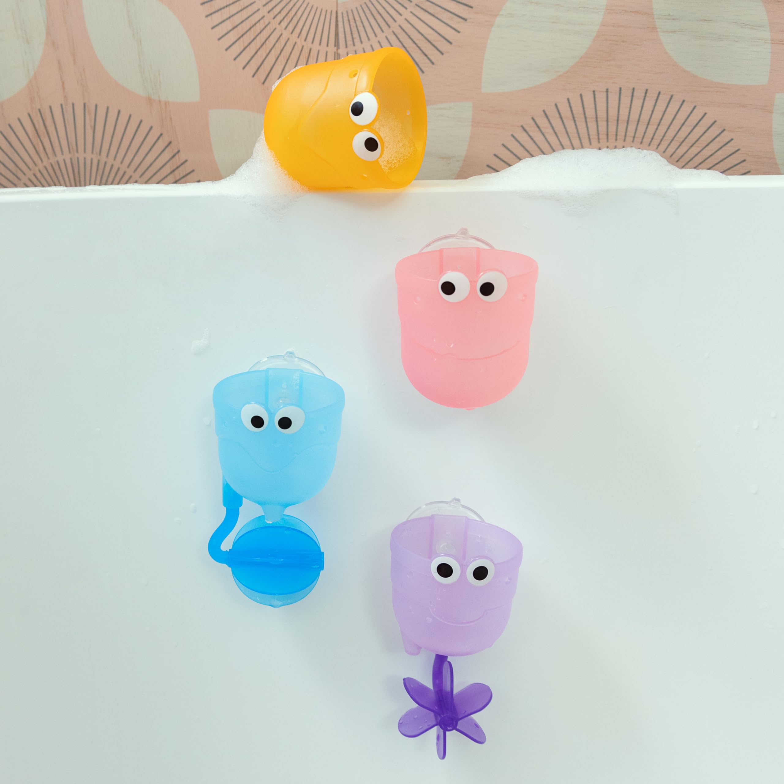 Munchkin Falls straining cup controls water flow during play