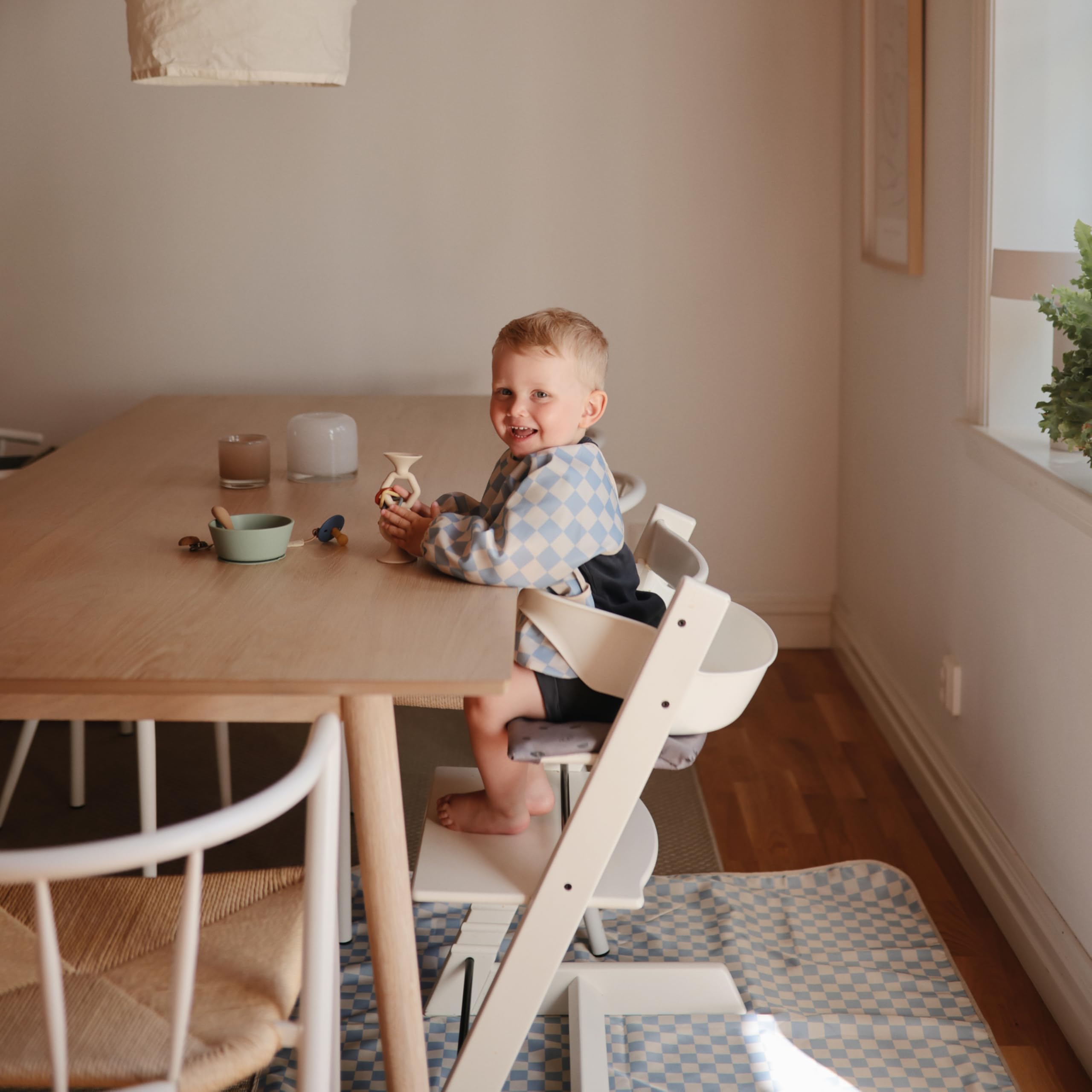 Mushie bib is machine washable and easy to clean between uses.
