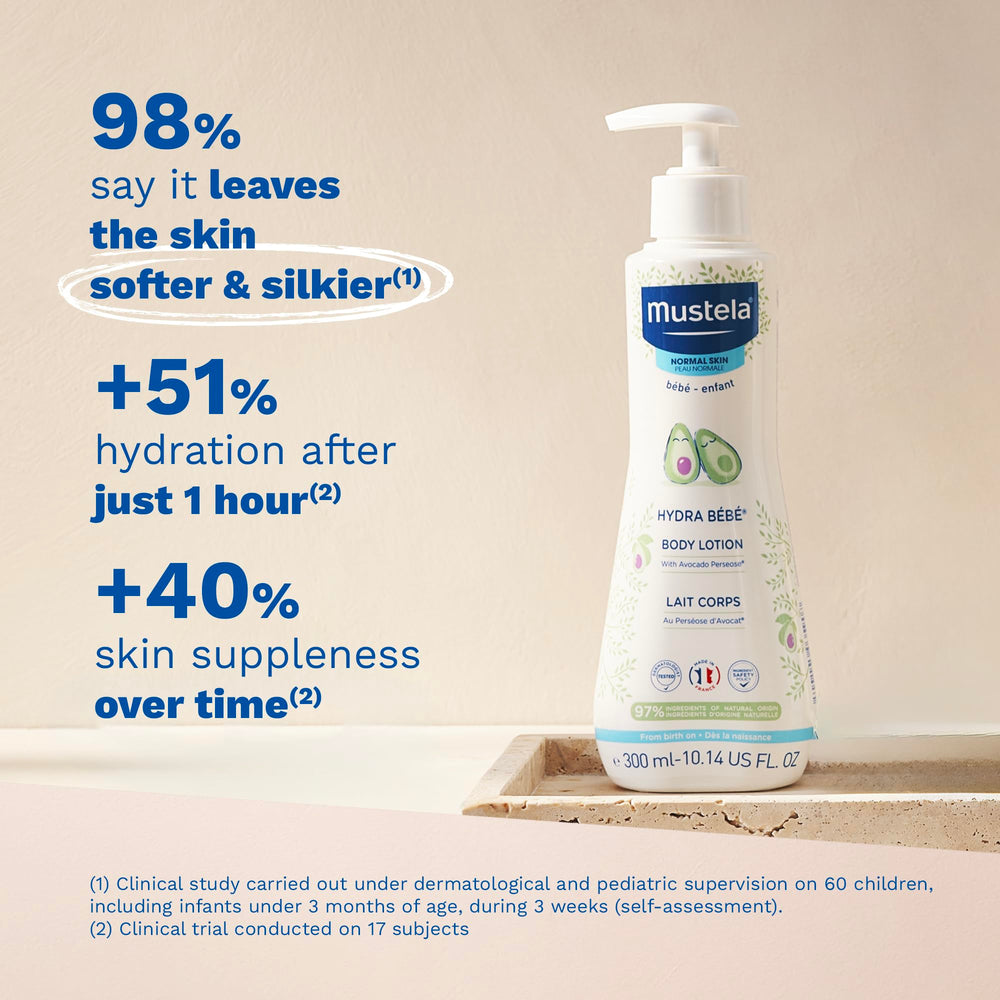 Mustela Hydra Bebe newborn application demonstrates gentle spreading on delicate skin