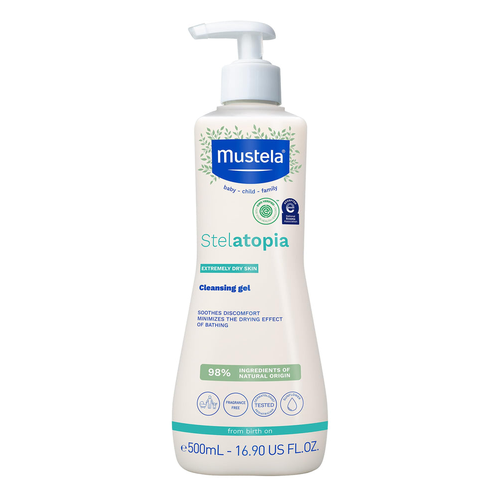 Mustela Stelatopia bottle-pour demonstrates tear-free cleansing for delicate baby skin.