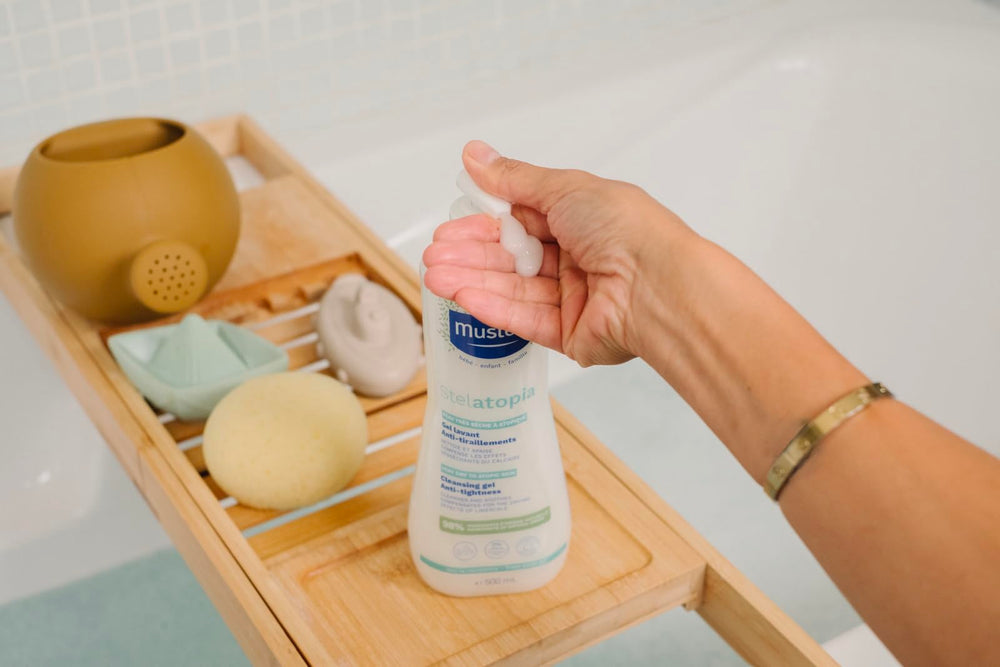 Mustela Stelatopia sunflower-oil-distillate helps maintain the skin’s moisture barrier.