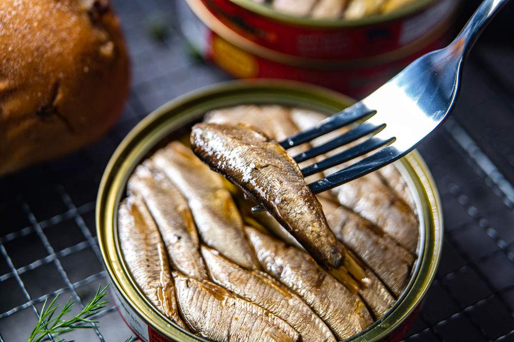 MW Polar Brisling Sardines in Olive Oil, on toast with mild, balanced flavor.