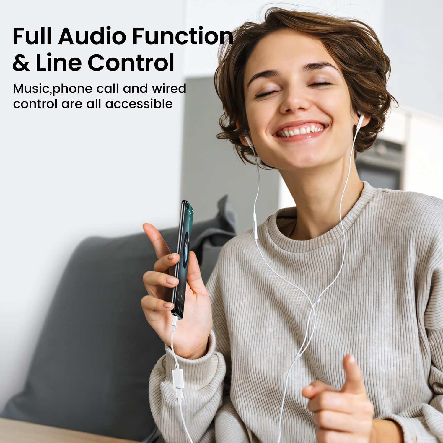 Mxcudu plug‑and‑play setup scene suggesting quick driver‑free use.