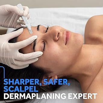 MyMed dermaplane razor with ergonomic handle for a secure, comfortable grip.