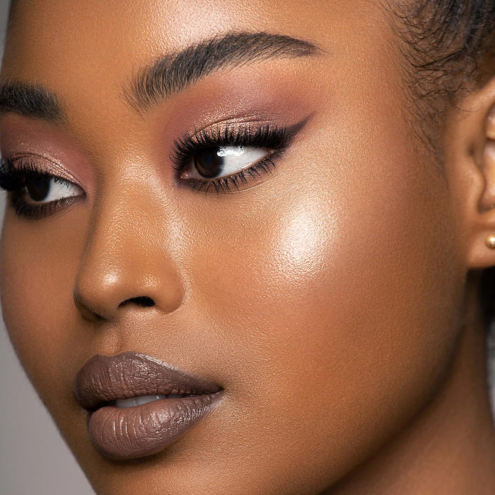 Compact, gentle formula suitable for sensitive skin and all undertones.