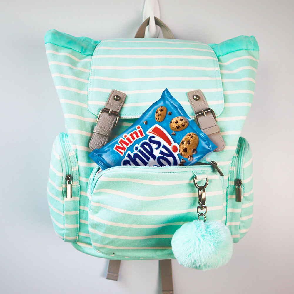 Kids grabbing Nabisco snacks for lunchbox time.
