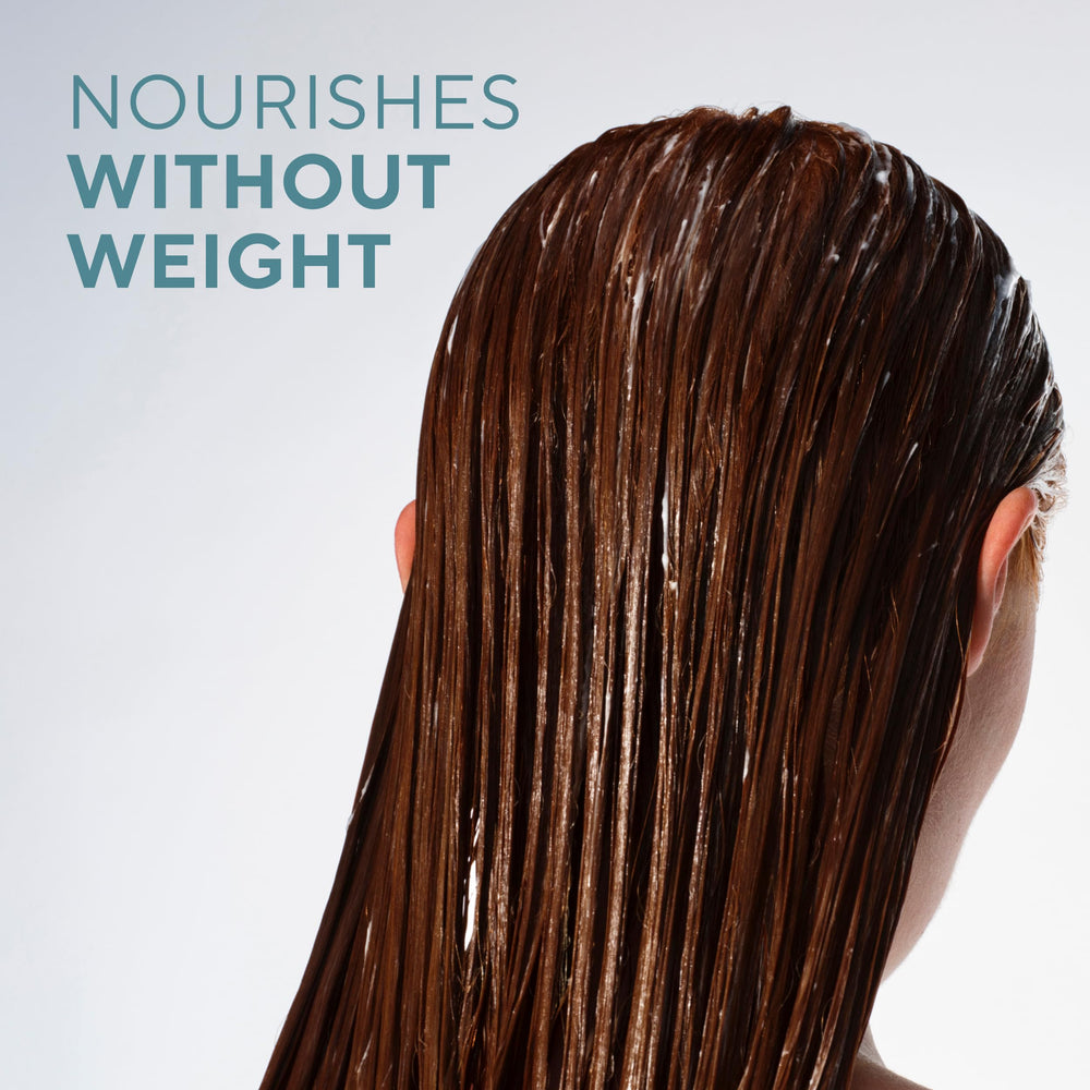 Native Cashmere & Rain conditioner applying after shower for smooth results