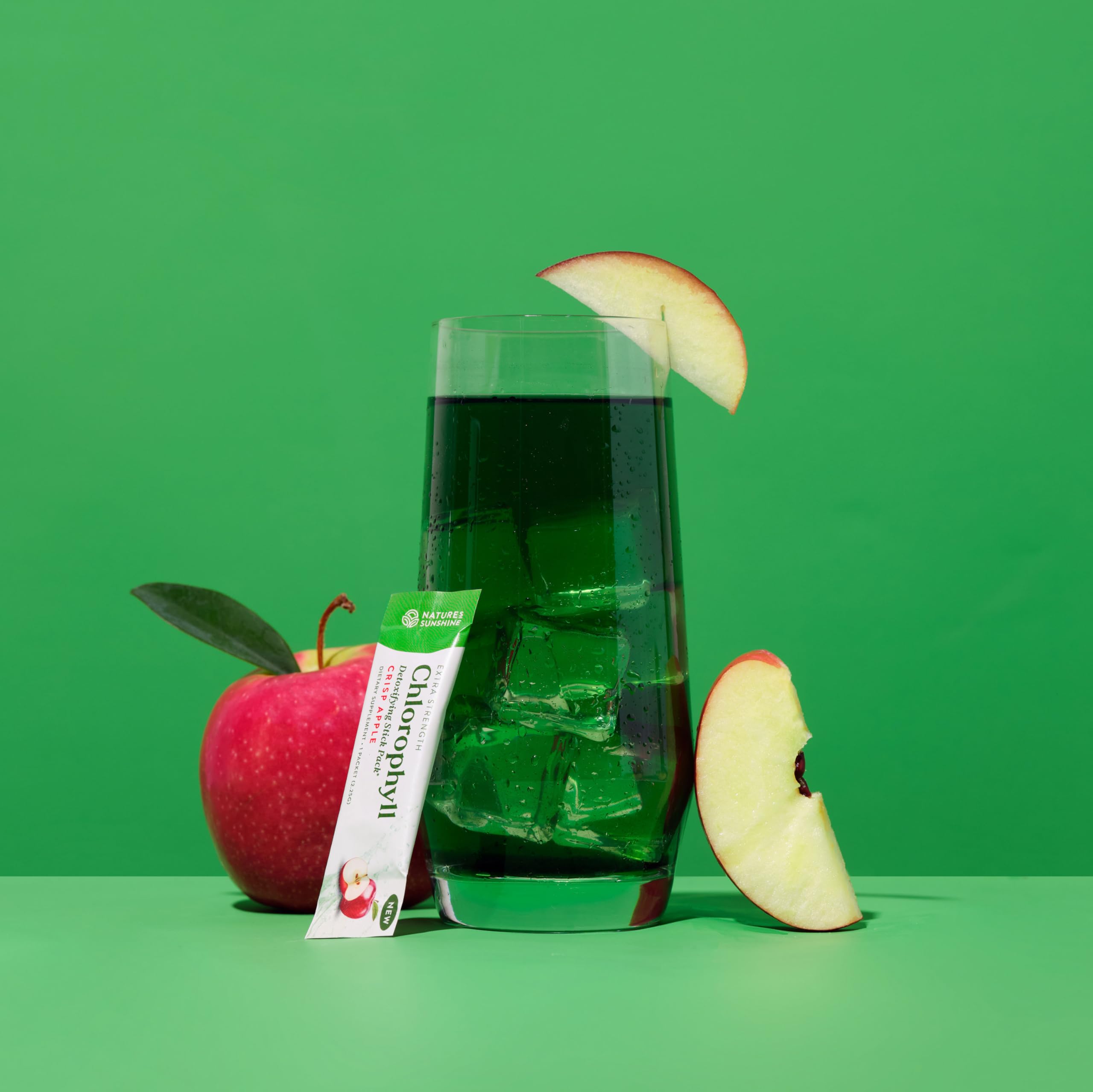 Close-up of Nature's Sunshine chlorophyll powder texture highlighting fine mixability and consistent dosing