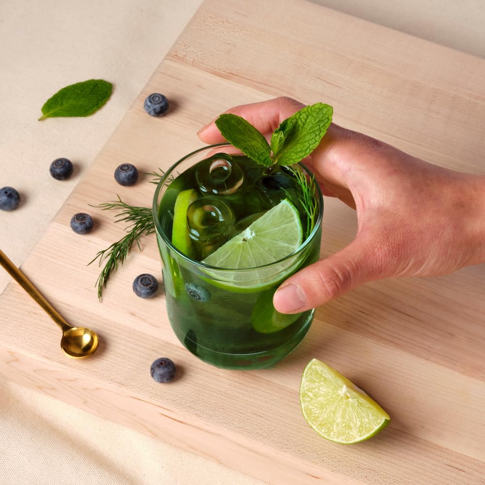 Nature's Sunshine Liquid Chlorophyll Extra Strength pour into a glass for daily wellness