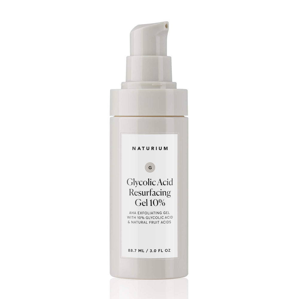 Dispense shot showing easy daily use with moisturizer.