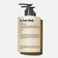 Nécessaire Cypress-Citrus bottle pour shown for easy cleansing.