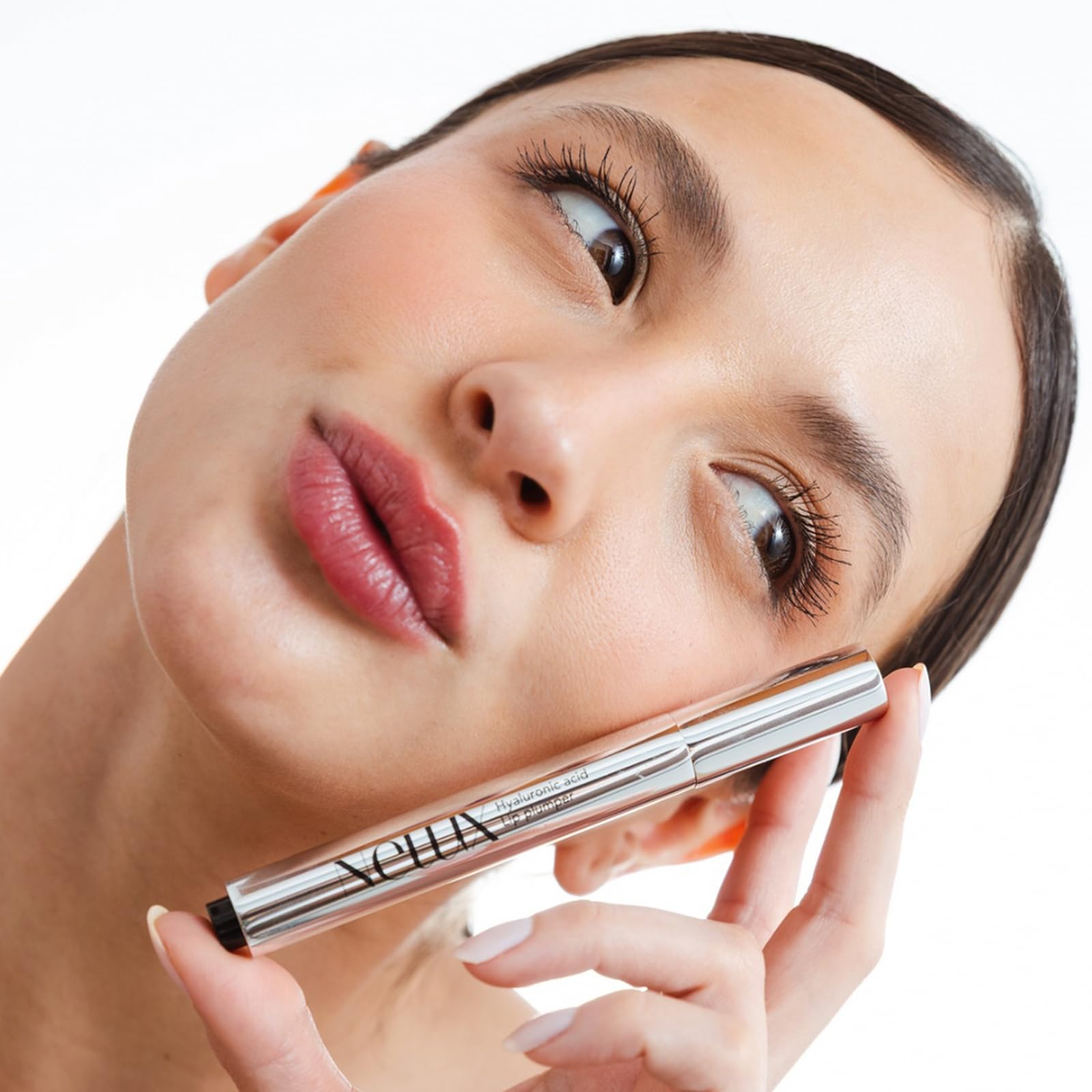 Nelux before-after lip plump close-up hints at fuller contour