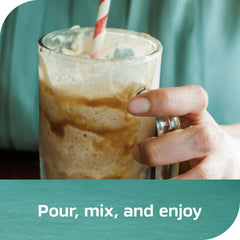 Iced coffee with NESCAFÉ Espresso Concentrate Black, quick and cafe-style