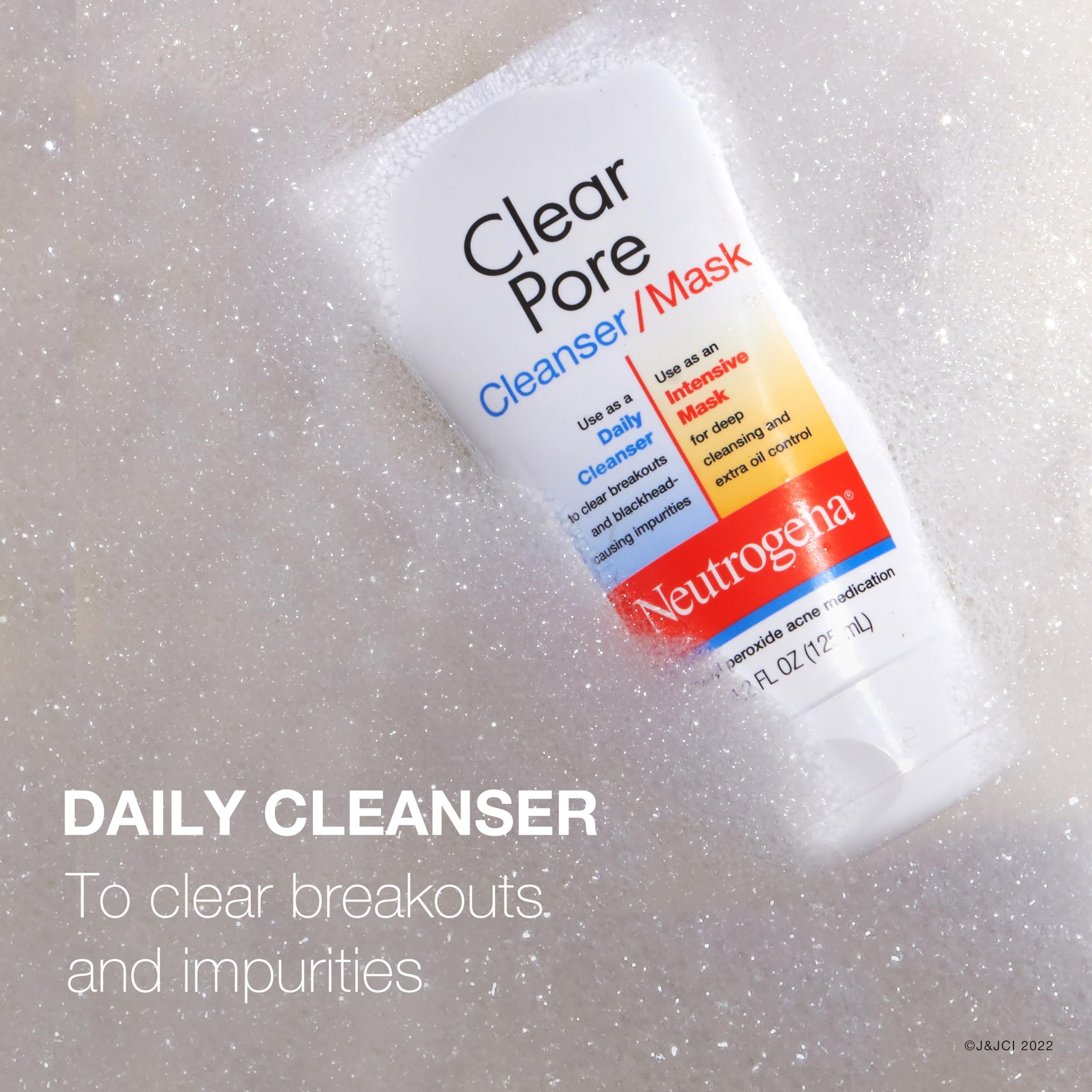 Neutrogena Clear Pore two-in-one front view on display.