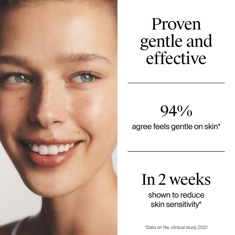 Makeup removal capability shown on packaging.