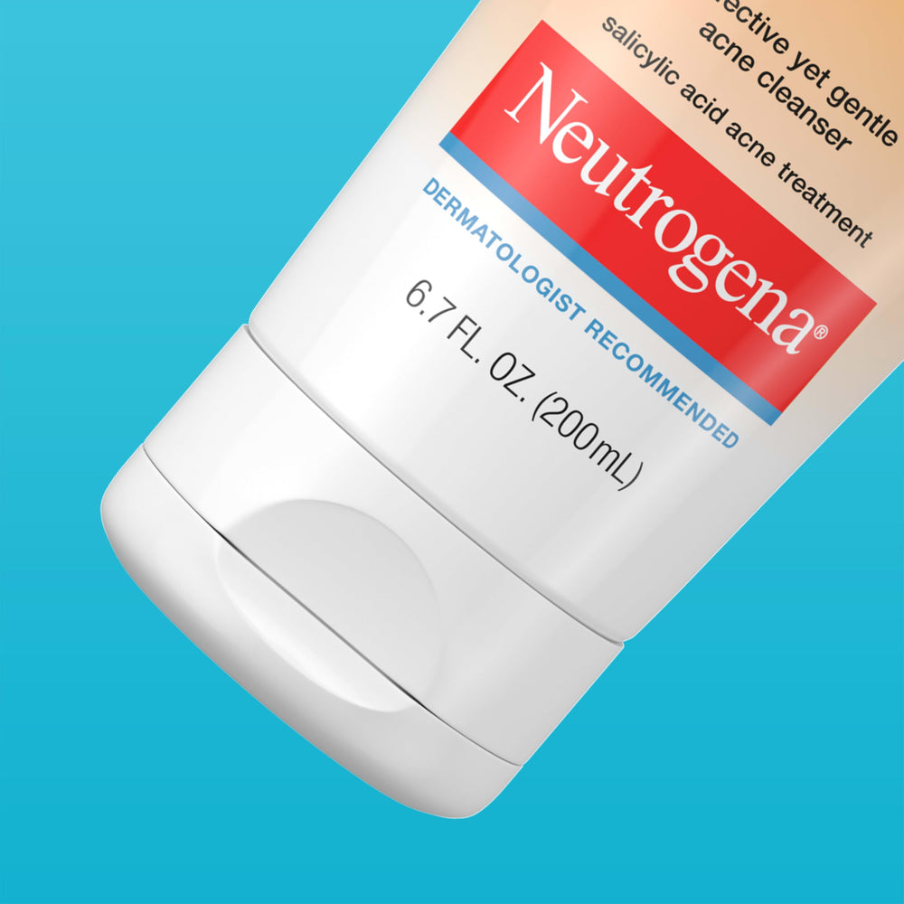 Neutrogena Oil-Free Acne Wash skin after use looks clearer.