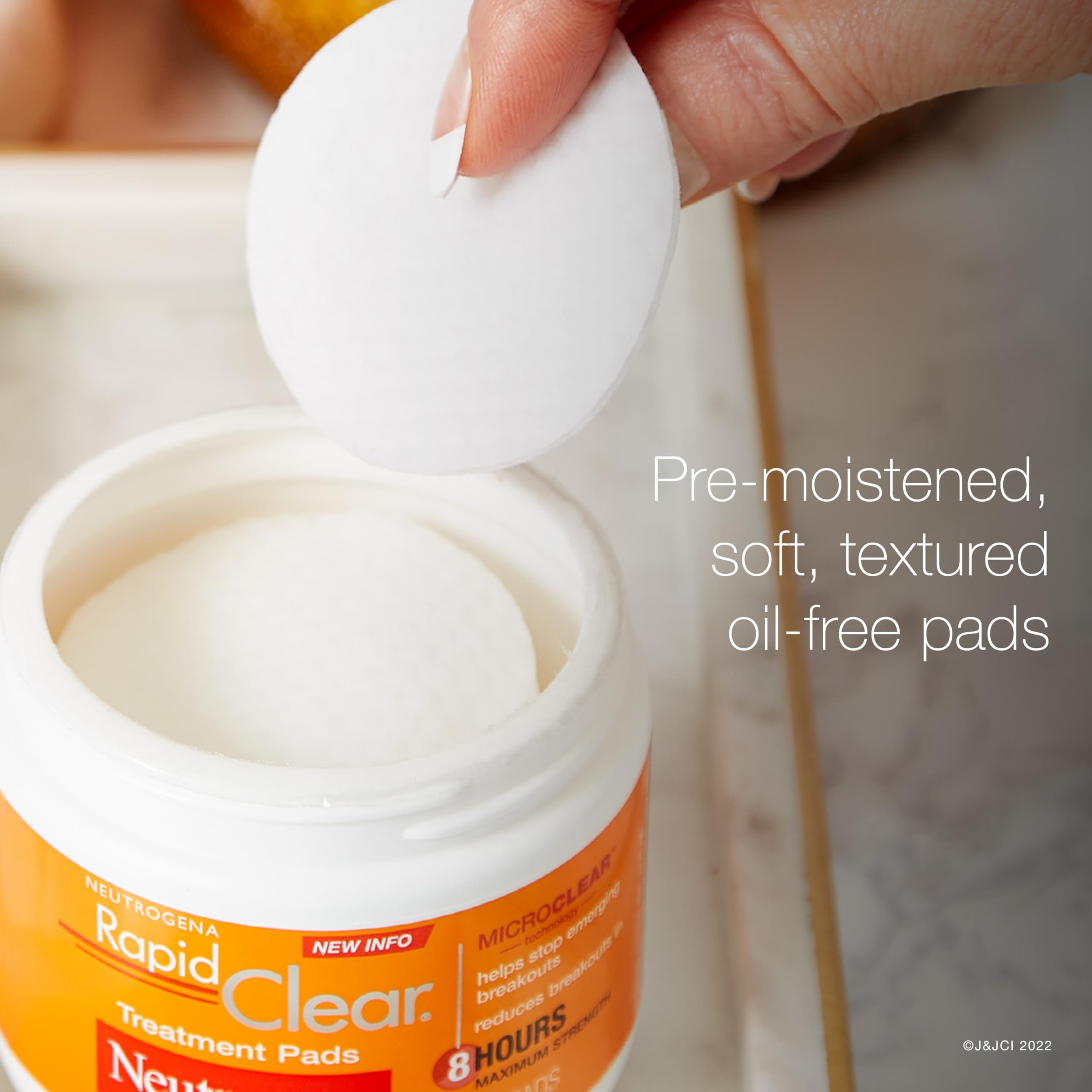 Neutrogena Rapid Clear pads travel-friendly in a compact bag.