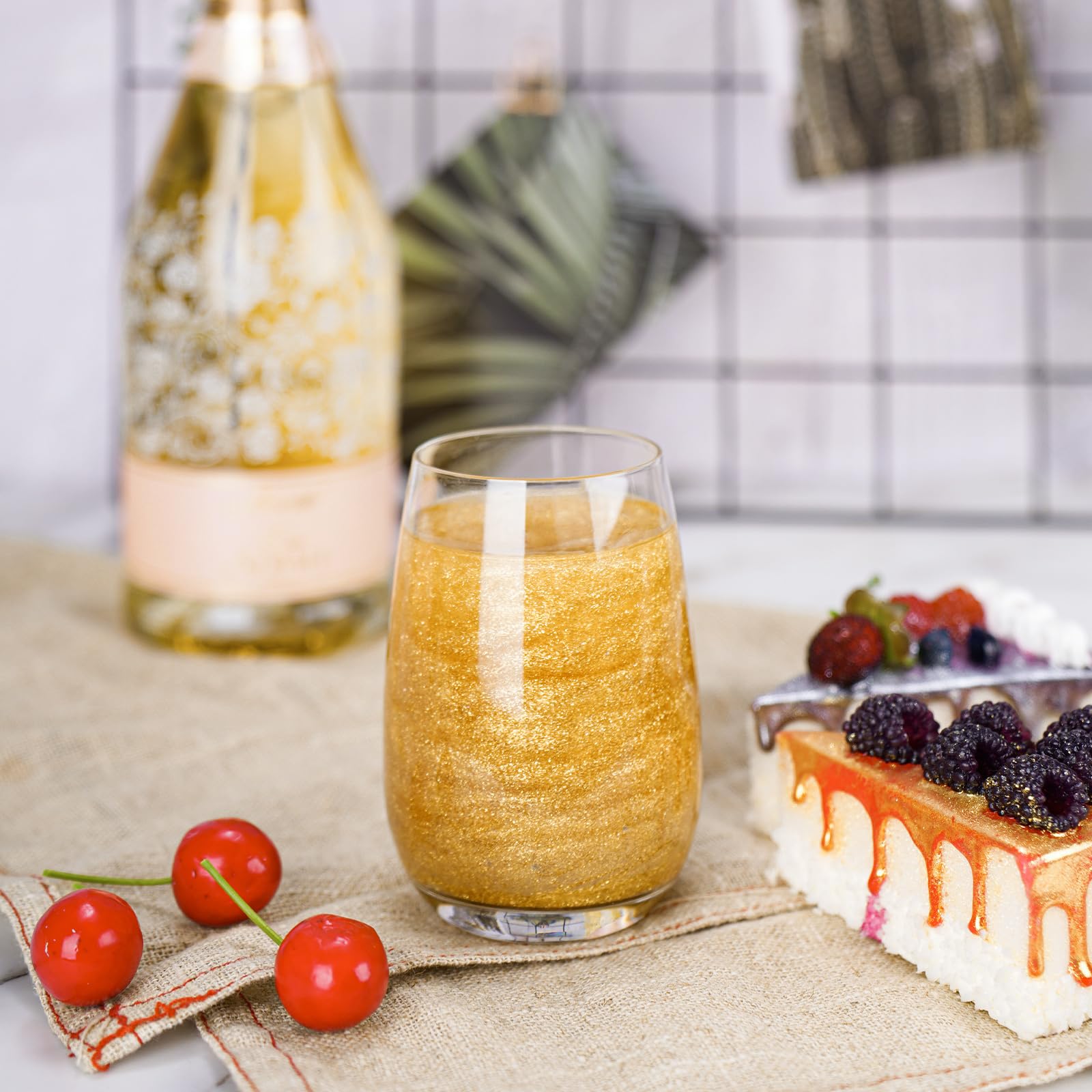 NiHome sunlit glitter powder elevates wine with a subtle sparkle.