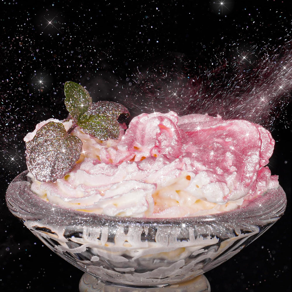 NiHome girl-pink edible glimmer on desserts and drinks for color pop.