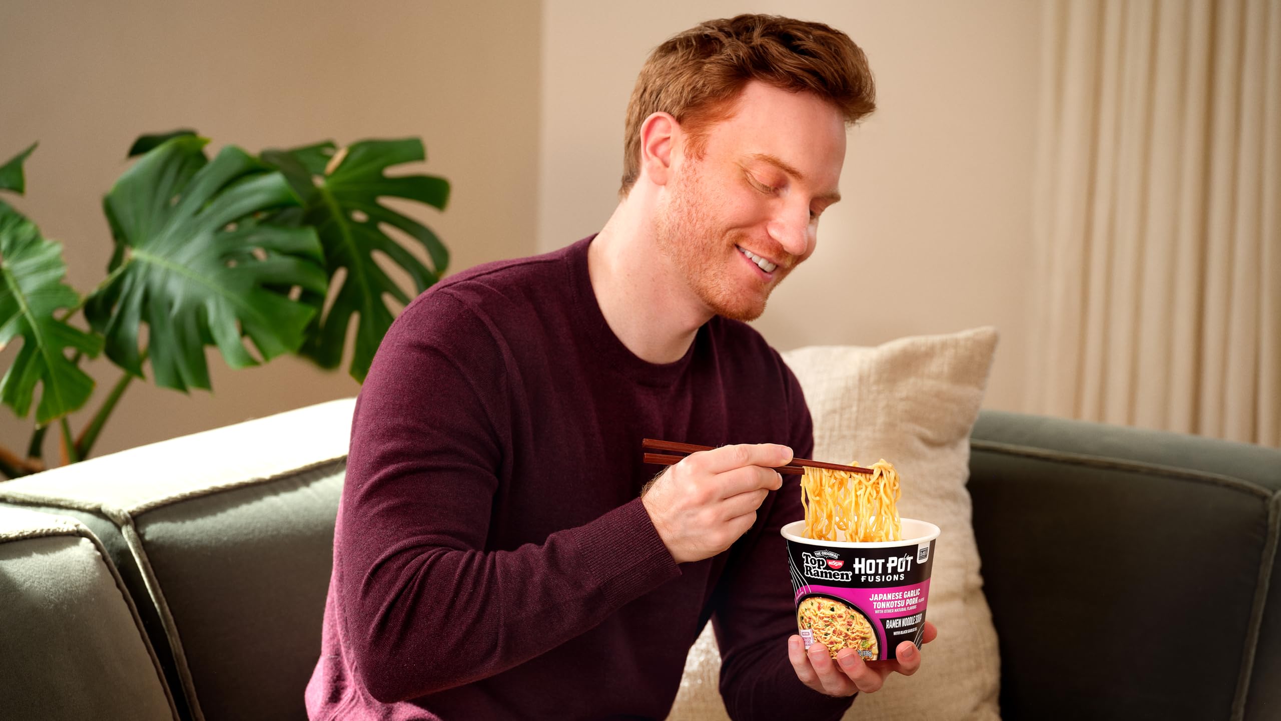 NISSIN Top Ramen Hot Pot Fusions noodles and vegetables image for satisfying texture.