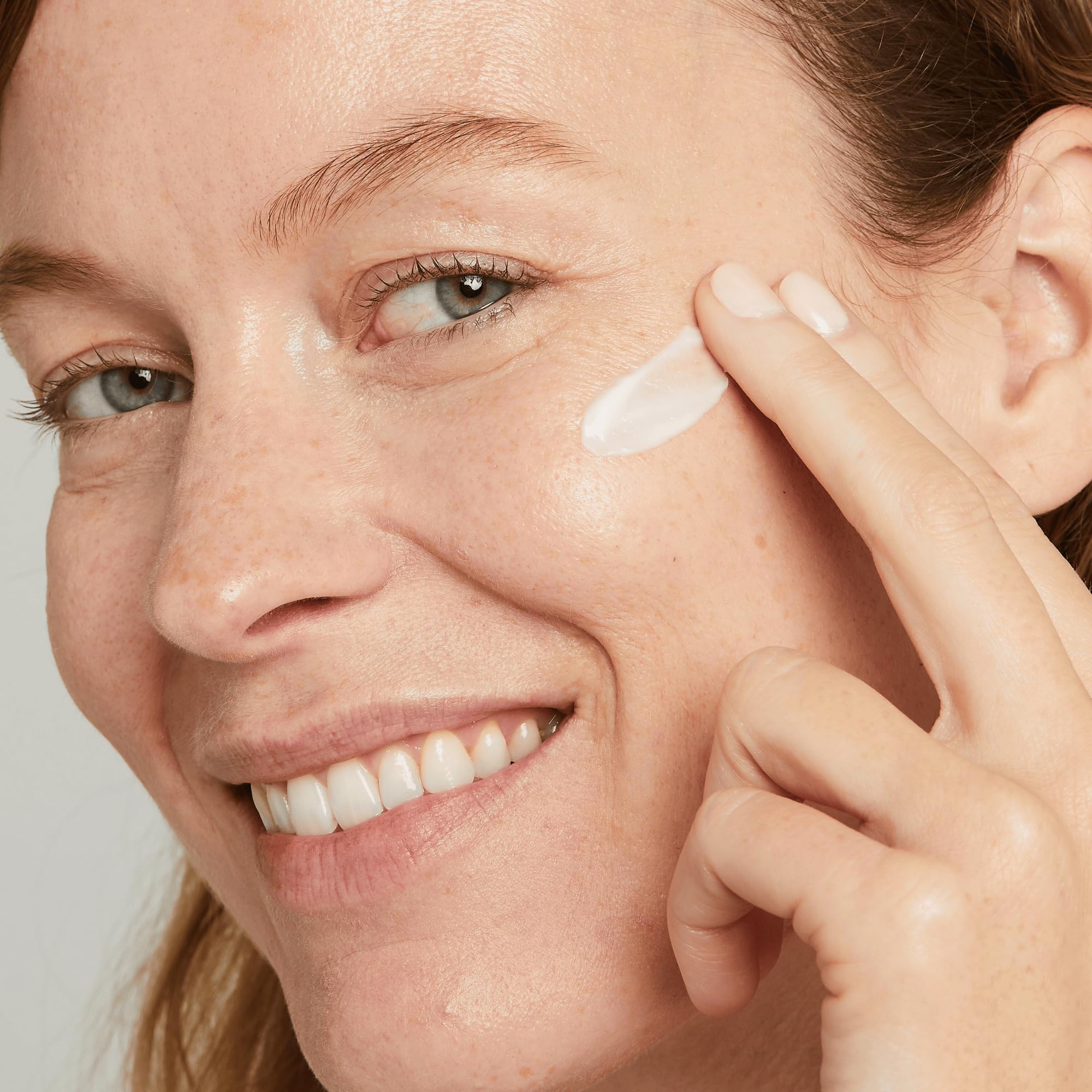 No7 Lift and Luminate texture swatch reveals creamy formula ideal for waking moisturized skin.