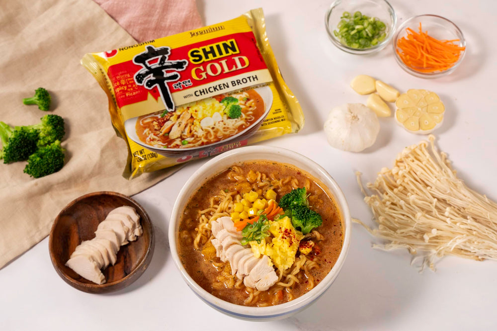 Nongshim Shin Gold 16-pack visual underscores value and pantry convenience.