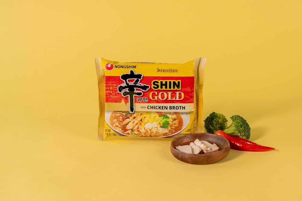 Nongshim Shin Gold aroma invites you to enjoy a fusion of Korean and American flavors.
