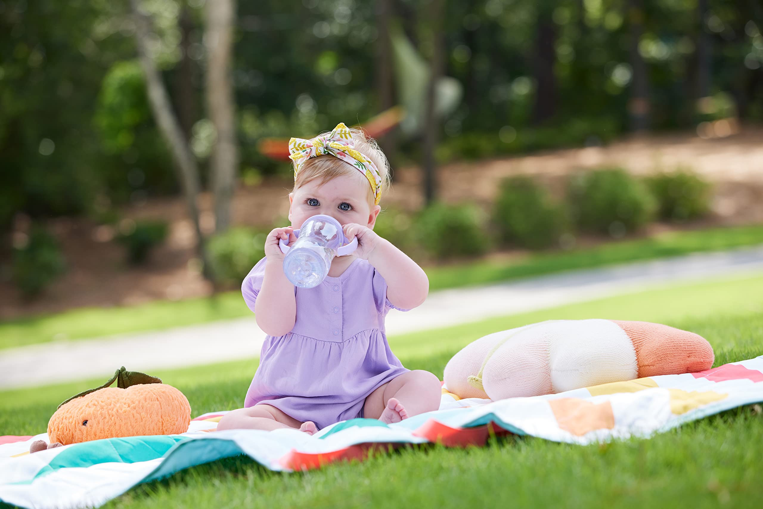 NUK Anti-slip handles reduce spills during learning.