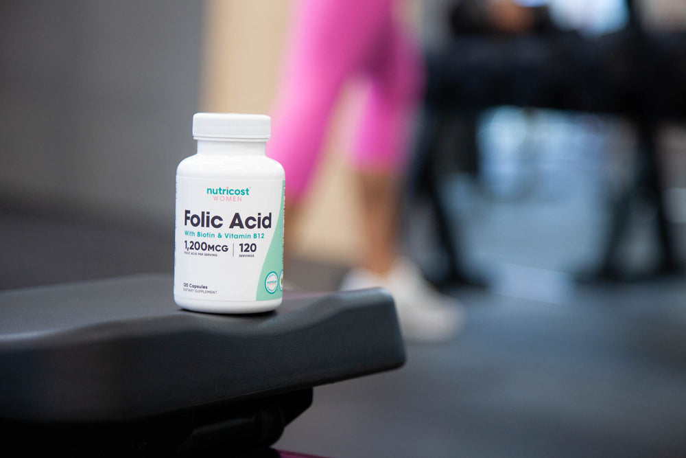 Nutricost Folic Acid for Women veggie capsules close-up, soy-free and allergen-friendly