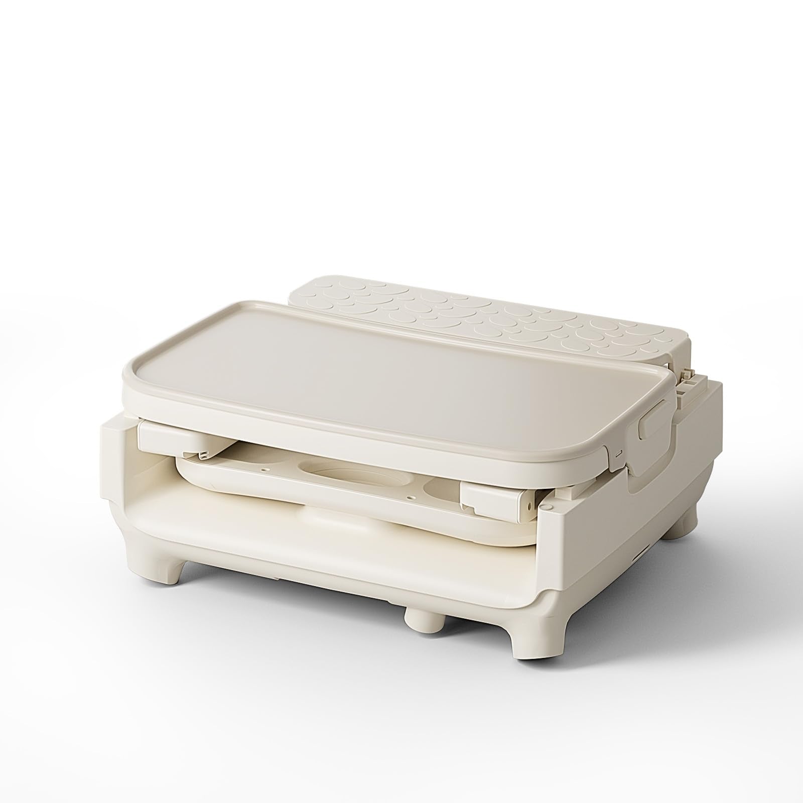 Obee Odee highchair smooth clean surface for quick wipe downs