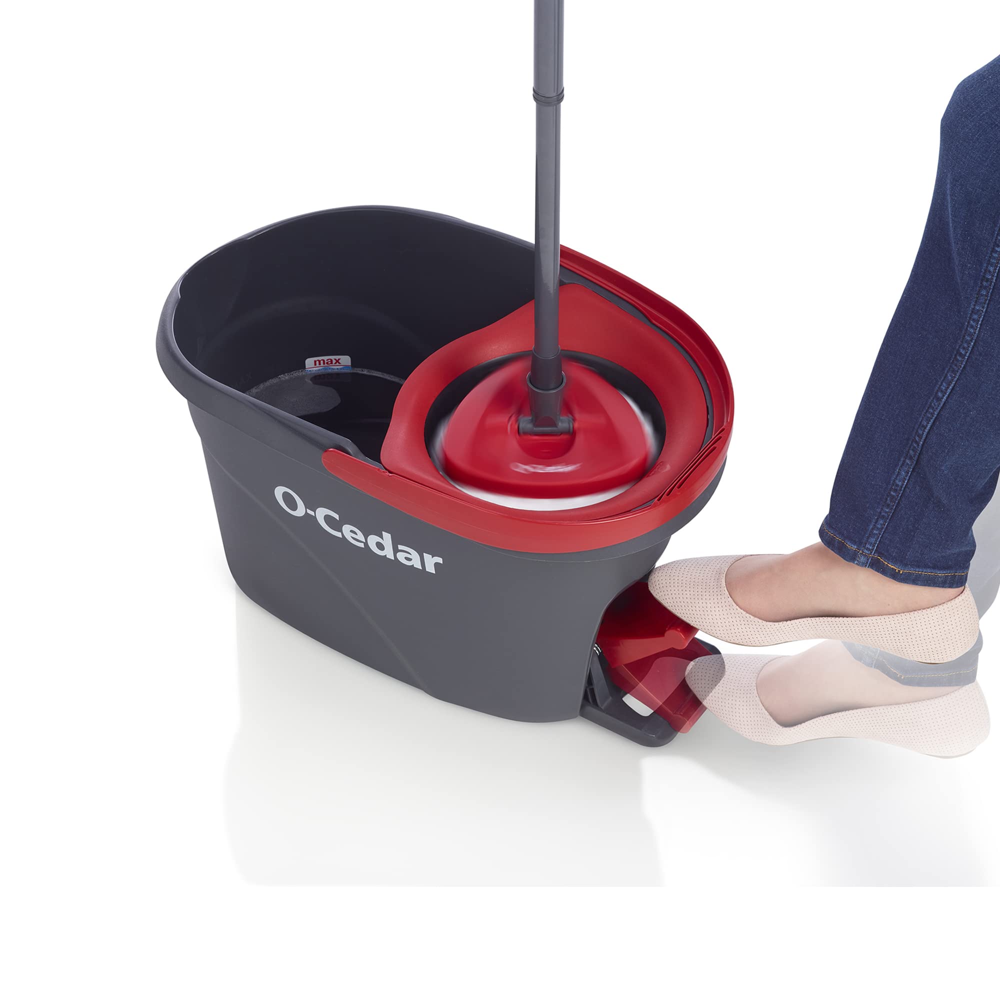 O-Cedar extra mop refills ensure ready replacements for messes.
