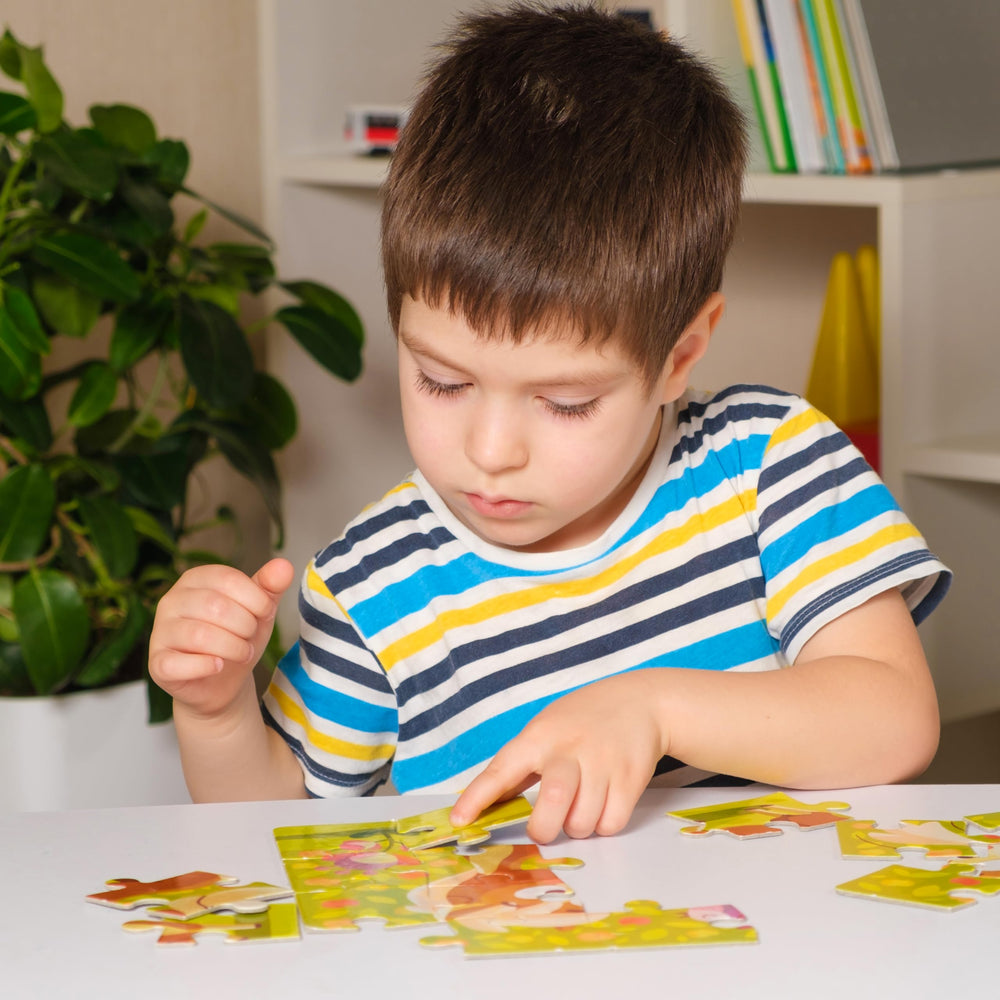 OCTERIC boat puzzle boosts patience and hand-eye coordination on the go.