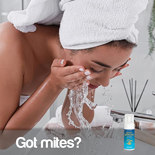 OCuSOFT Oust Demodex Foam Cleanser pump enables easy eyelid cleansing.